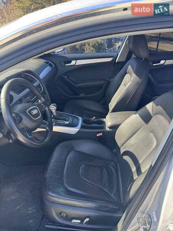 Седан Audi A4 2013 в Яремче
