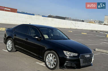 Седан Audi A4 2015 в Львове