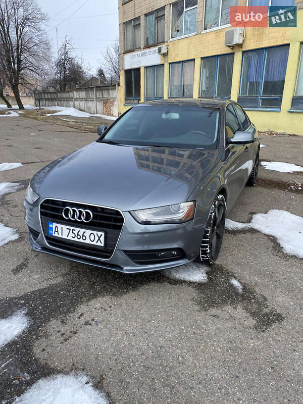 Седан Audi A4 2012 в Ставищі