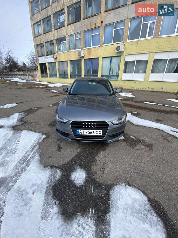 Седан Audi A4 2012 в Ставищі