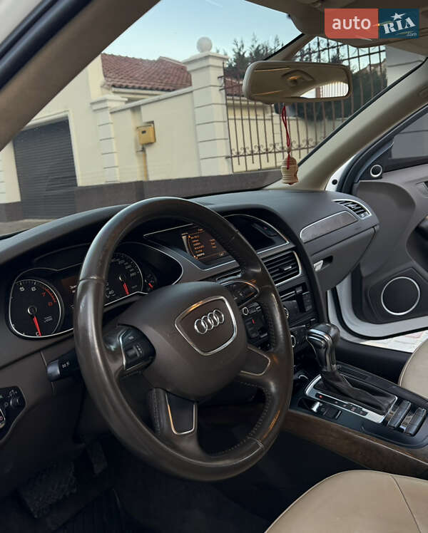 Седан Audi A4 2012 в Одессе