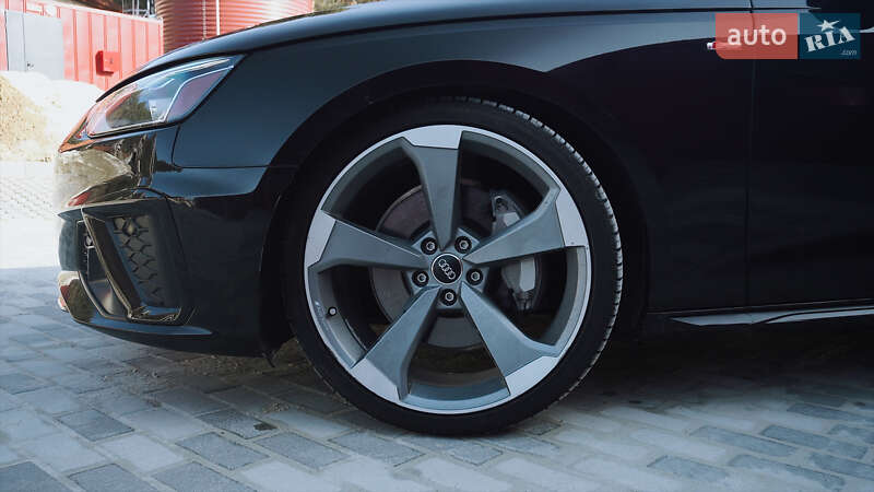 Седан Audi A4 2021 в Львове