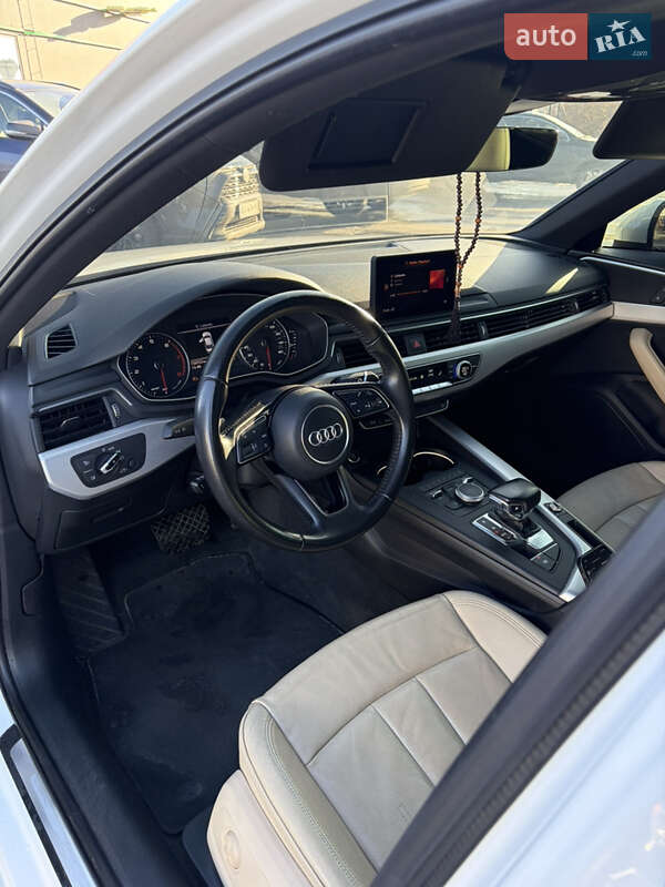 Седан Audi A4 2017 в Киеве