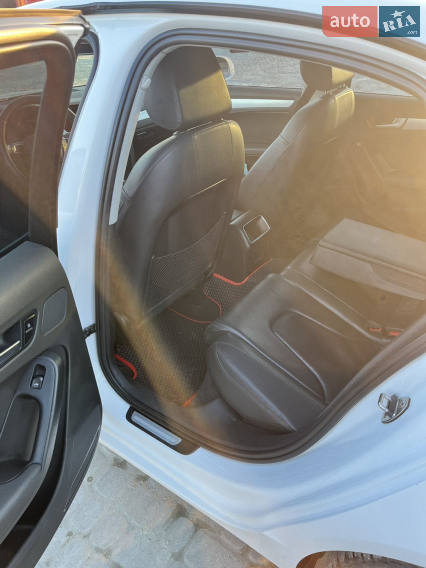 2010 Audi A4 - мініатюра 9