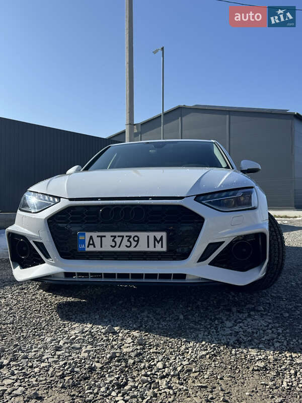 Седан Audi A4 2021 в Ивано-Франковске