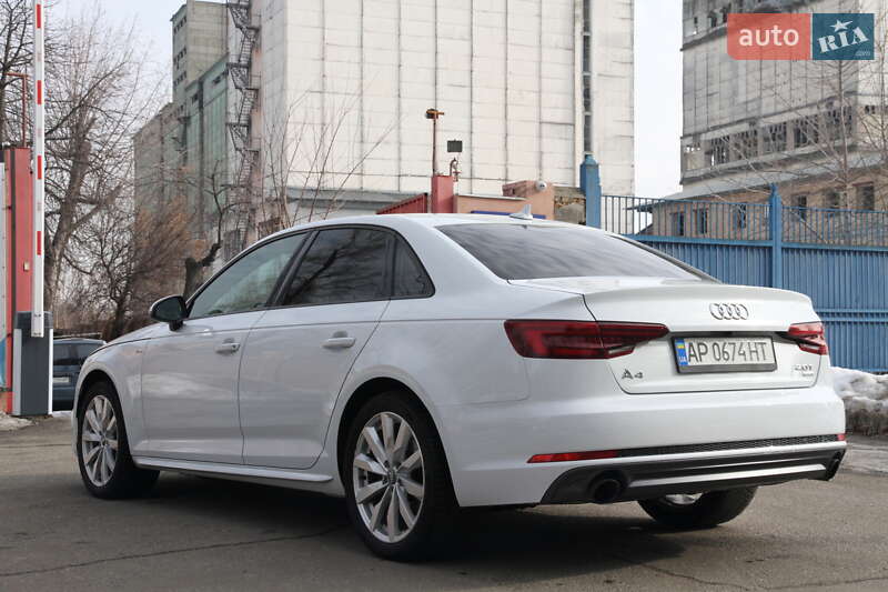 Седан Audi A4 2017 в Киеве