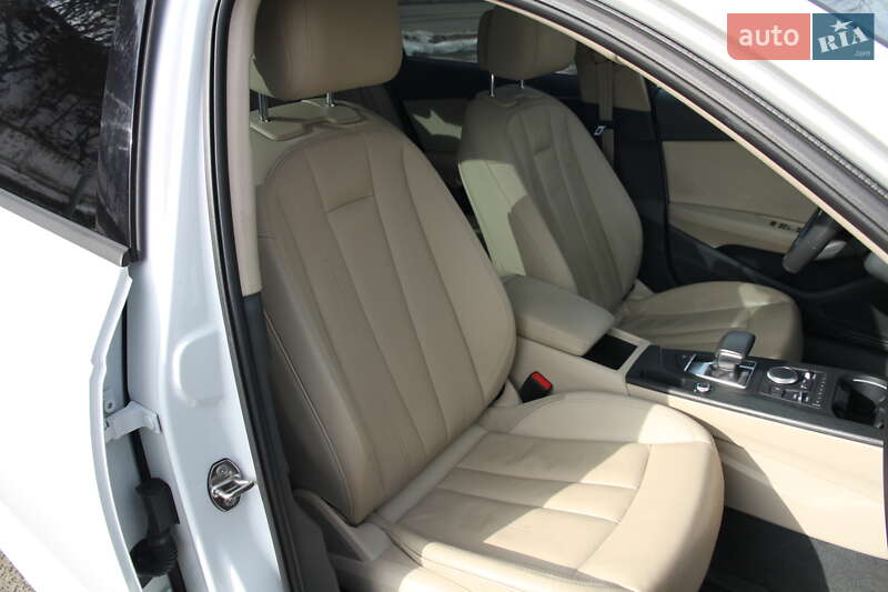 Седан Audi A4 2017 в Киеве