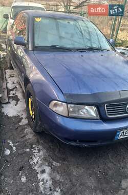 Седан Audi A4 1996 в Днепре