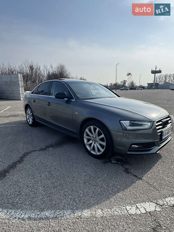 Седан Audi A4 2014 в Днепре