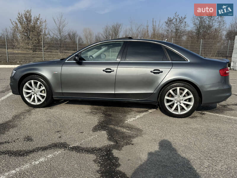 Седан Audi A4 2014 в Днепре