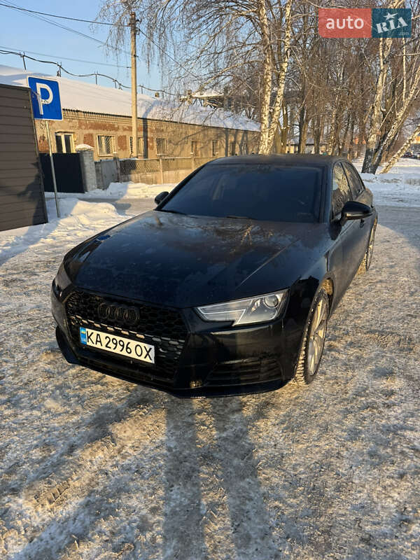 Седан Audi A4 2016 в Киеве