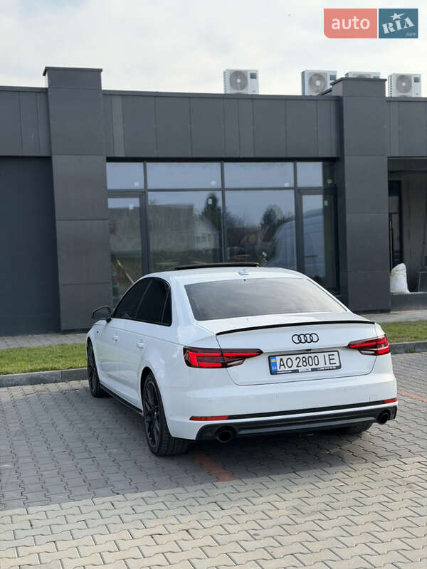 Седан Audi A4 2017 в Мукачево