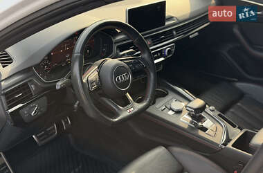 Седан Audi A4 2017 в Мукачево