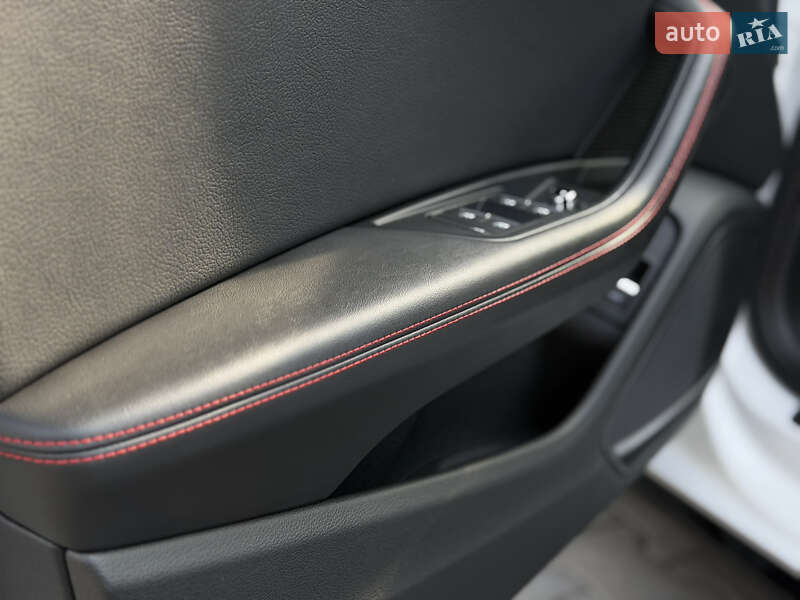 Седан Audi A4 2017 в Мукачево