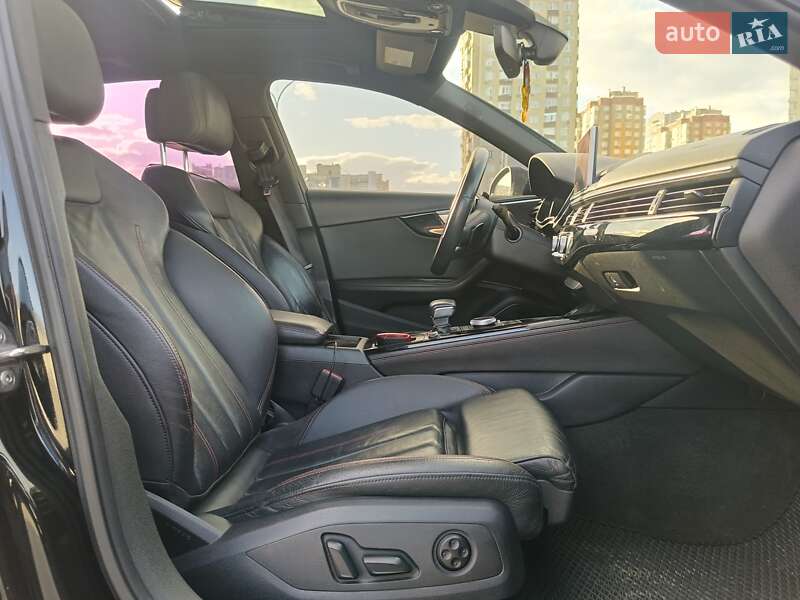 Седан Audi A4 2017 в Киеве