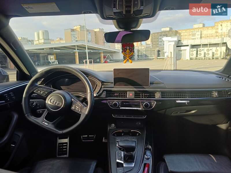 Седан Audi A4 2017 в Киеве