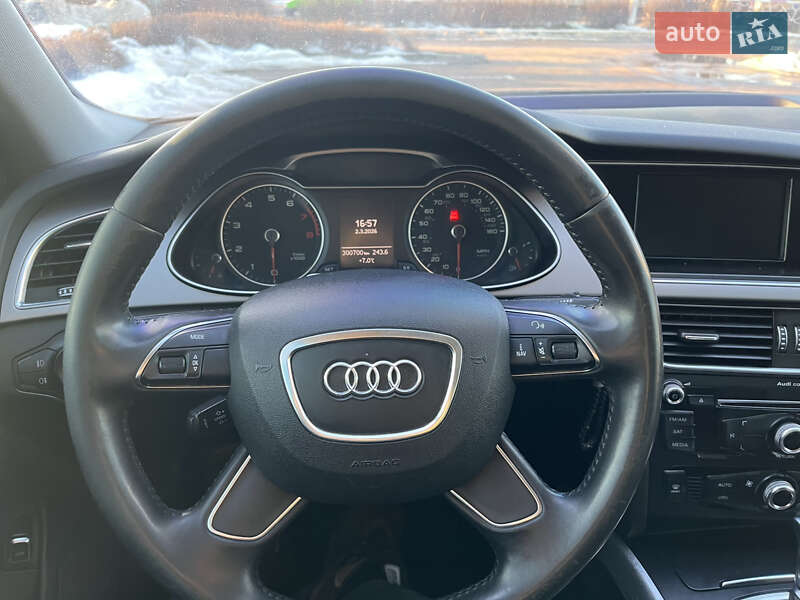 Седан Audi A4 2012 в Житомире