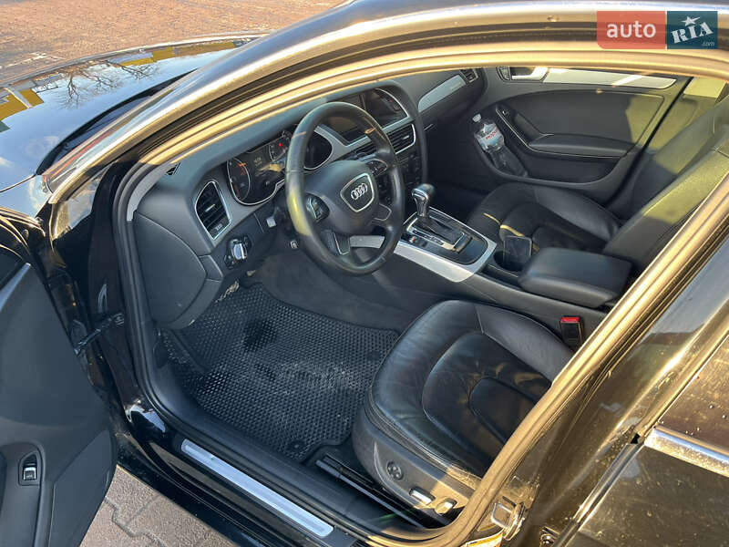 Седан Audi A4 2012 в Житомирі