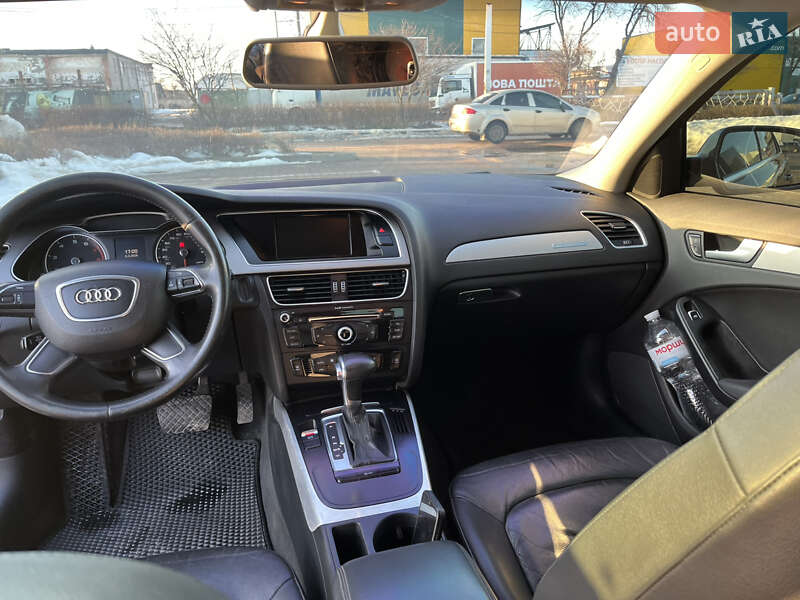 Седан Audi A4 2012 в Житомире