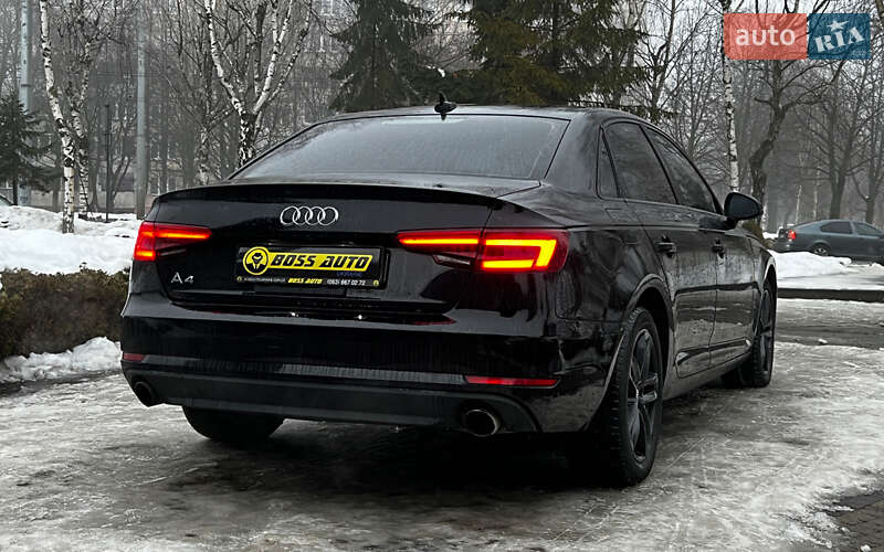 Седан Audi A4 2016 в Львове