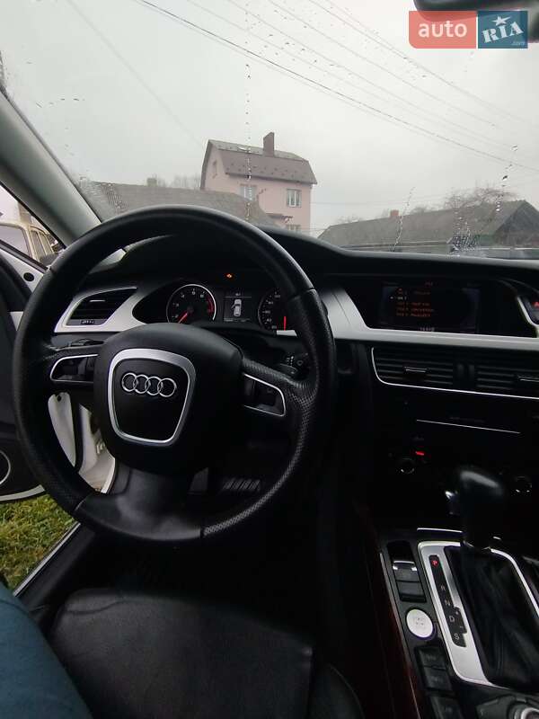 Универсал Audi A4 2011 в Самборе