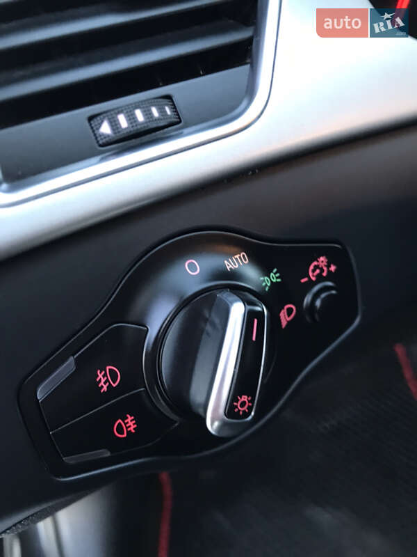 Седан Audi A4 2011 в Львові