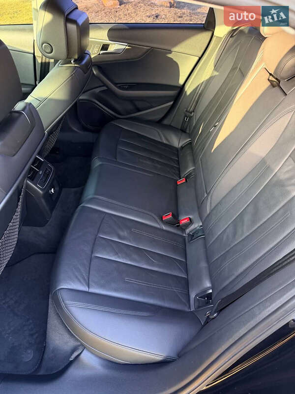 Седан Audi A4 2017 в Александровке