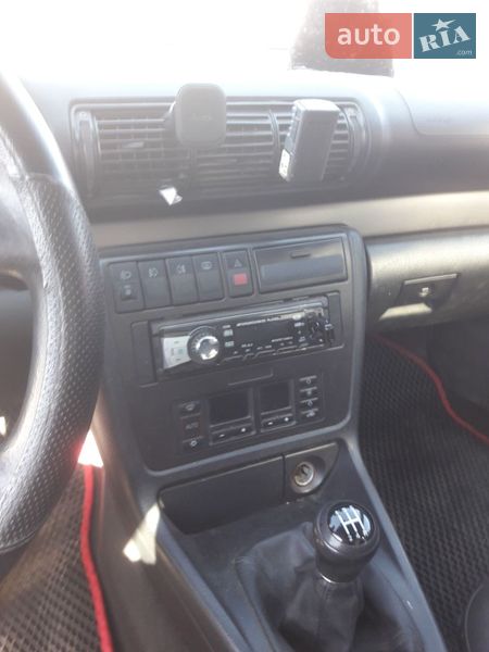 Седан Audi A4 1999 в Измаиле