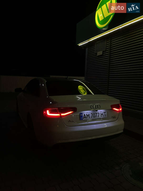 Седан Audi A4 2013 в Ирпене