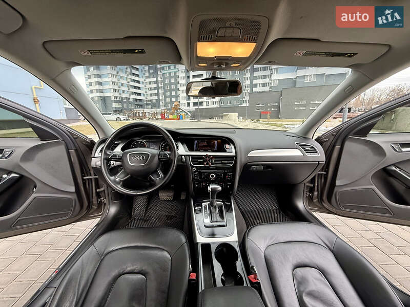 Седан Audi A4 2014 в Одесі
