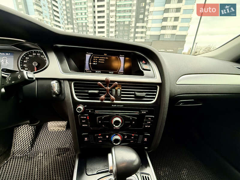 Седан Audi A4 2014 в Одесі