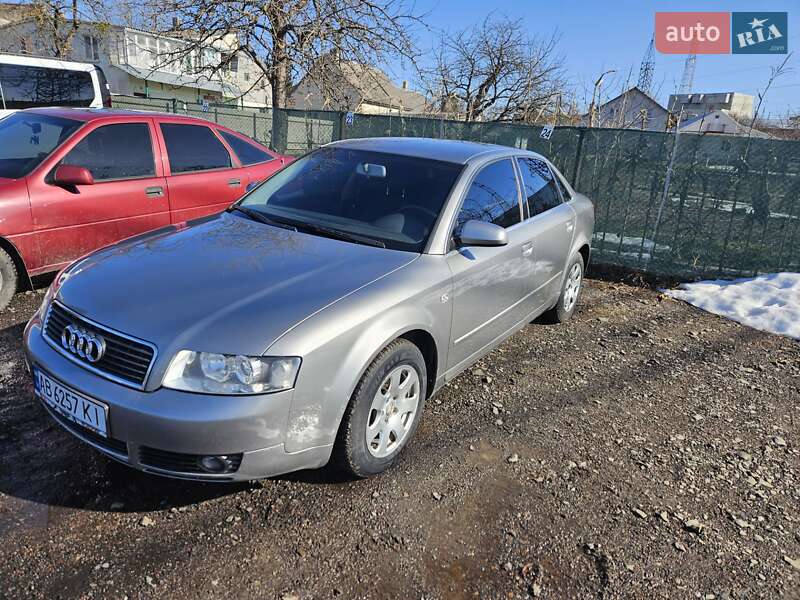 Седан Audi A4 2003 в Луцке