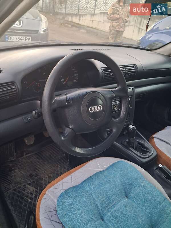 Седан Audi A4 1997 в Яворові