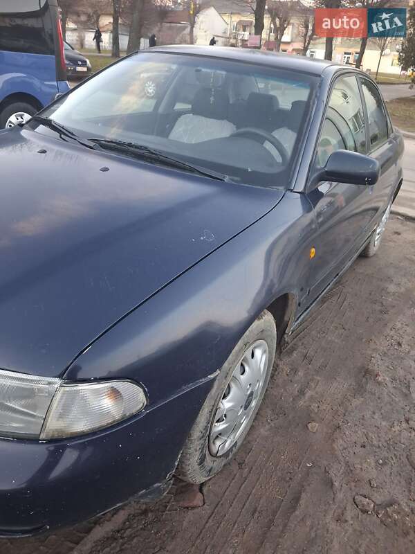 Седан Audi A4 1997 в Яворові