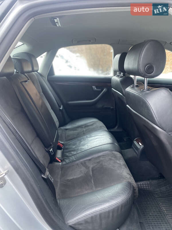 Седан Audi A4 2005 в Староконстантинове