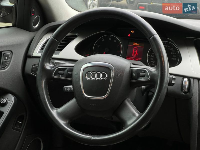 Седан Audi A4 2010 в Ивано-Франковске
