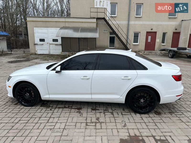 Седан Audi A4 2016 в Запорожье