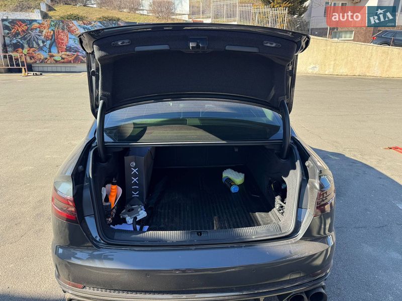 Седан Audi A4 2018 в Одессе