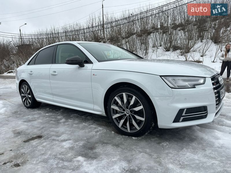 Седан Audi A4 2017 в Глухове