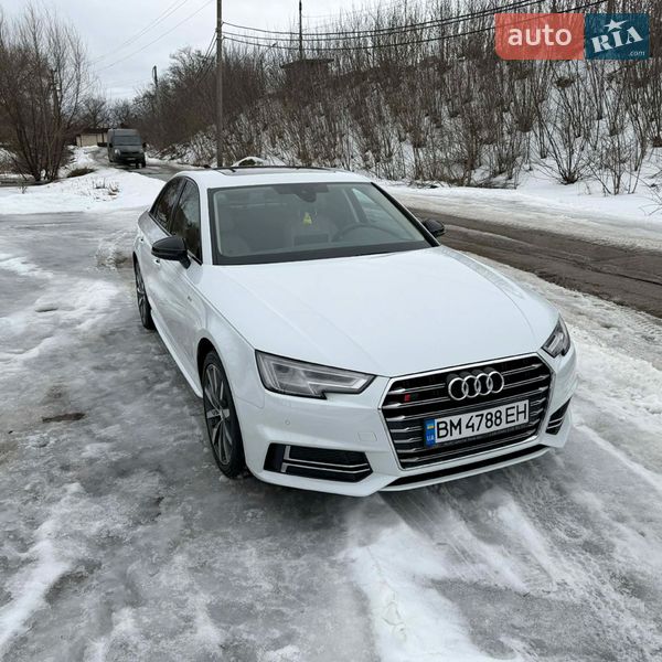 Седан Audi A4 2017 в Глухове