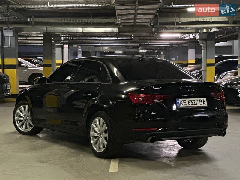 Седан Audi A4 2016 в Днепре