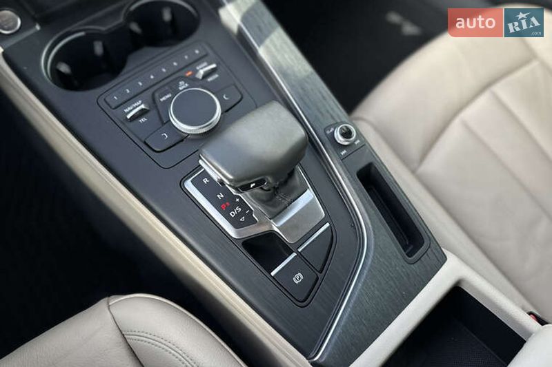 Седан Audi A4 2019 в Киеве