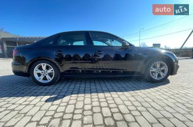 Седан Audi A4 2018 в Львове