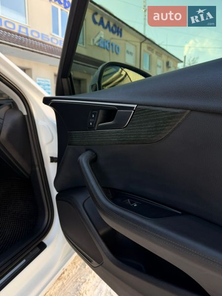 Седан Audi A4 2019 в Чернигове