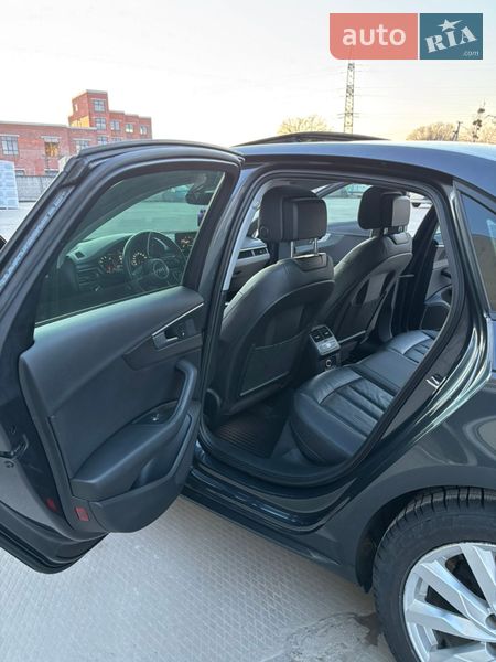 Седан Audi A4 2017 в Львове