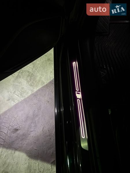 Седан Audi A4 2017 в Львове