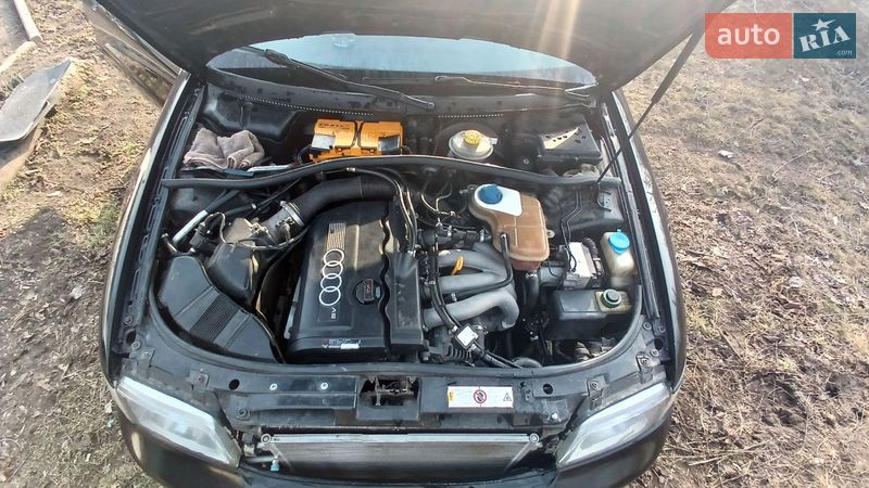 Седан Audi A4 1996 в Вознесенске