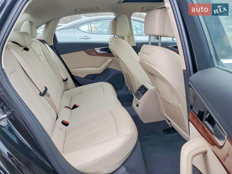 Седан Audi A4 2023 в Ивано-Франковске