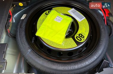 Седан Audi A4 2022 в Киеве