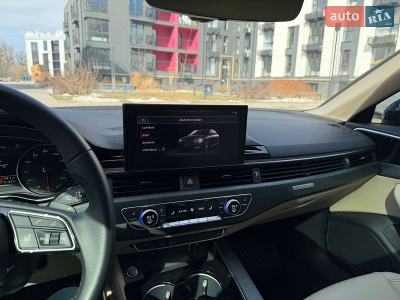 Седан Audi A4 2022 в Киеве